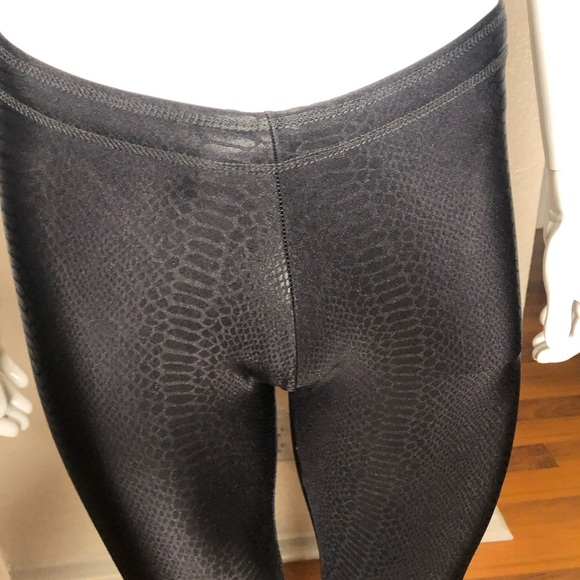 Mens snake print tights size small gently used. Size small - Picture 5 of 8